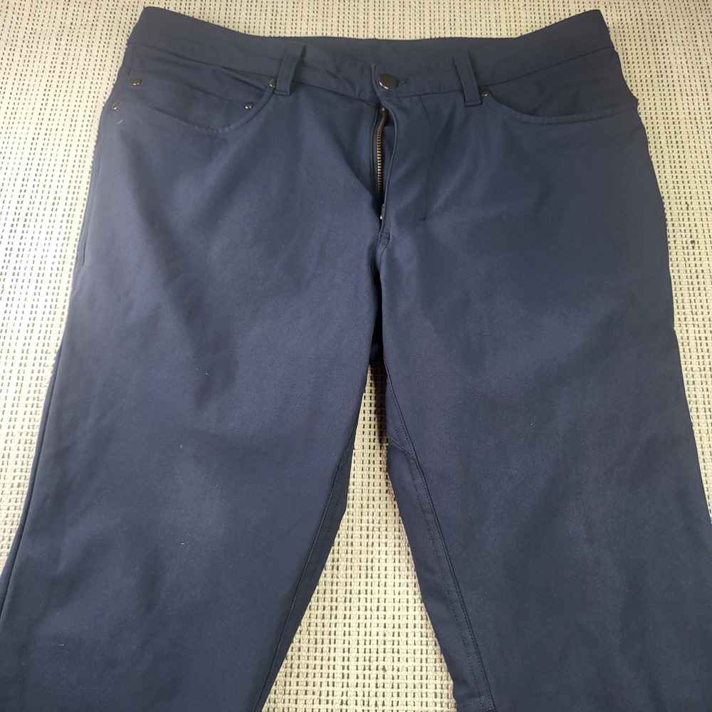 Lululemon Commission Pants Men 32 Navy Blue Slim Warpstreme 5-Pocket Chino
